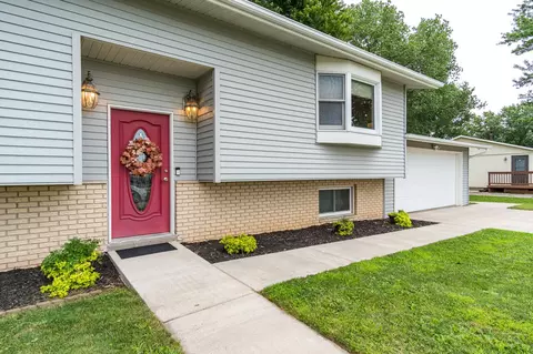 209 West, Holmen, WI 54636