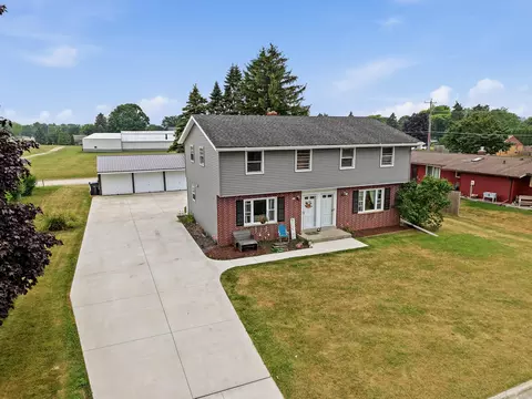 811 Dreifuerst #815, Plymouth, WI 53073