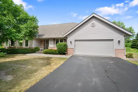 10752 N Oxford, Mequon, WI 53092
