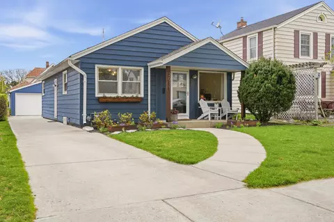 2011 N 85th, Wauwatosa, WI 53226