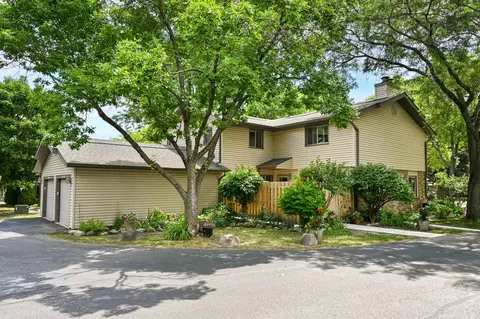 n76w14619 Fairfield #A, Menomonee Falls, WI 53051