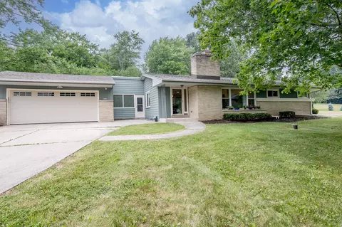 4212 W Scenic, Mequon, WI 53092