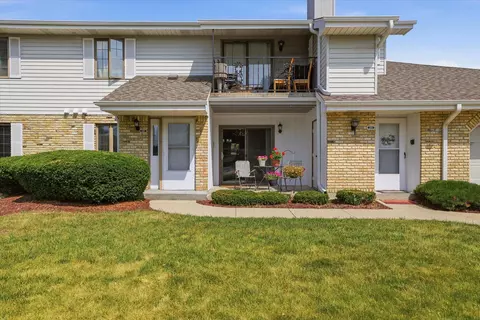 1440 Fox Tail #103, Mount Pleasant, WI 53406
