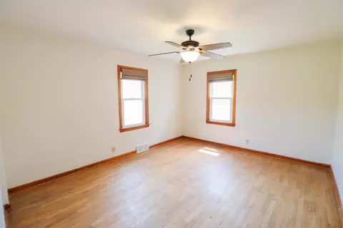 Bedroom - n5274 Wisconsin 35, Onalaska, WI 54650 photo 3 of 4