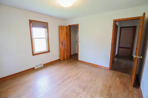 Bedroom - n5274 Wisconsin 35, Onalaska, WI 54650 photo 2 of 4