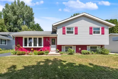 2108 Hemlock, West Bend, WI 53090