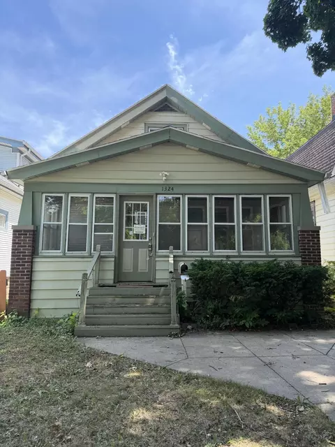 1324 S 77th, West Allis, WI 53214
