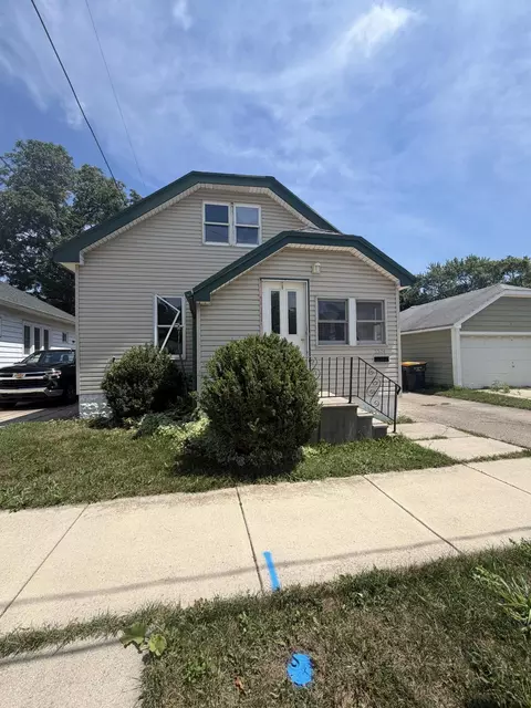1524 S 87th, West Allis, WI 53214