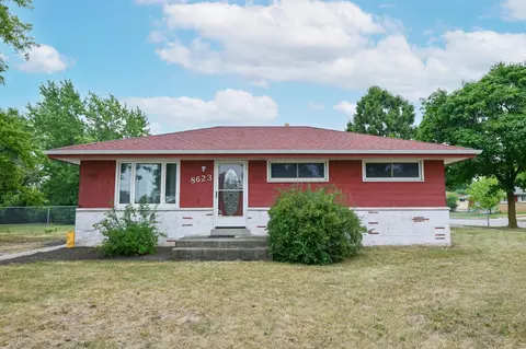 8623 W W Ml, Milwaukee, WI 53225