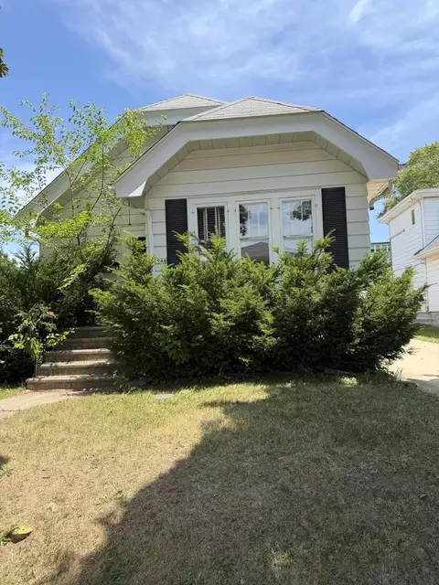 1944 S 89th, West Allis, WI 53227