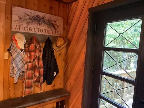 Entry Way - W6230 Olivia, Crivitz, WI 54114 photo 2 of 4