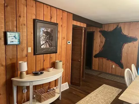 Entry Way - W6230 Olivia, Crivitz, WI 54114 photo 3 of 4