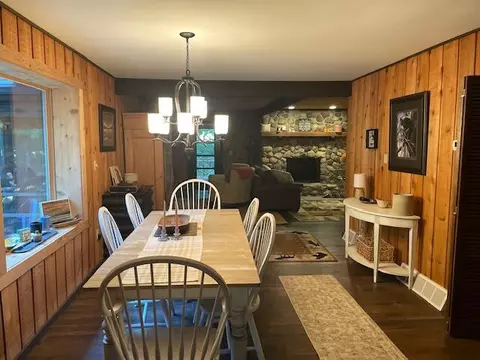 Dining - W6230 Olivia, Crivitz, WI 54114 photo 3 of 4