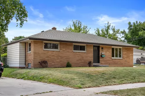 w151n8272 Thomas, Menomonee Falls, WI 53051