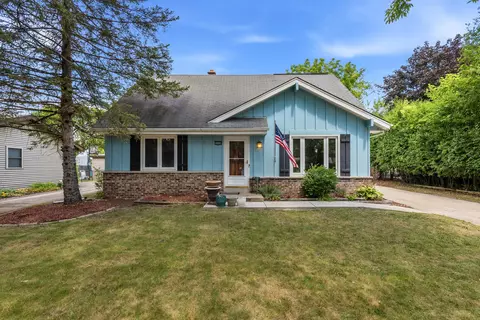 10404 W Darnel, Milwaukee, WI 53224