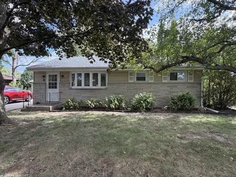 5713 W Calumet, Milwaukee, WI 53223