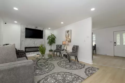 2327 W Vine, Milwaukee, WI 53205