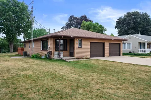 1607 Neenah, Watertown, WI 53094
