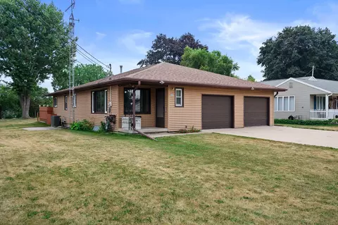 1607 Neenah, Watertown, WI 53094