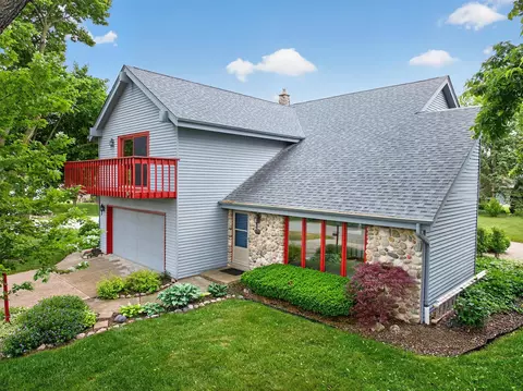 6028 Quaker Hl, Mount Pleasant, WI 53406