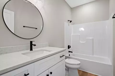 Bath - 772 Eastern, West Bend, WI 53095 photo 3 of 4