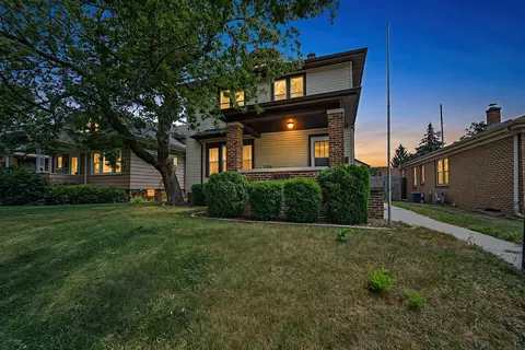 2045 Deane, Racine, WI 53403