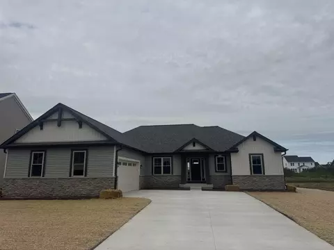 1276 Wild Rye, Oconomowoc, WI 53066