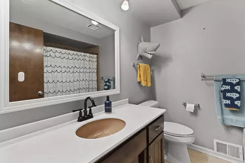 Bath - 717 St Johns, Delafield, WI 53018 photo 5 of 6