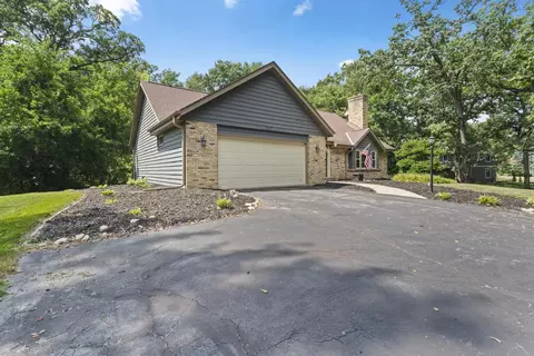 Exterior - 717 St Johns, Delafield, WI 53018 photo 4 of 11