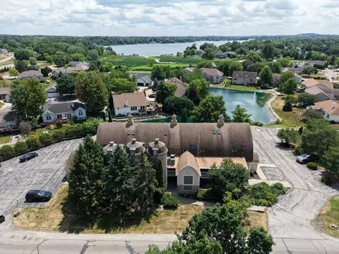 28641 N N Lk #3C, Waterford, WI 53185