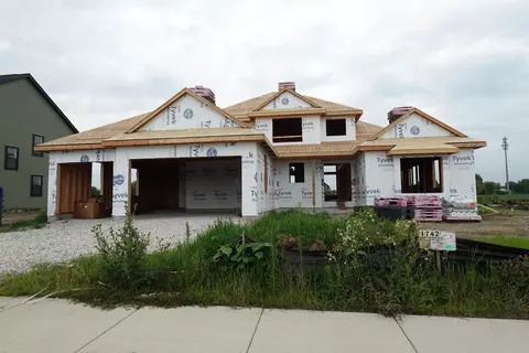 1742 Switchgrass, Oconomowoc, WI 53066