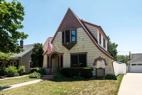 519 72nd, Kenosha, WI 53143