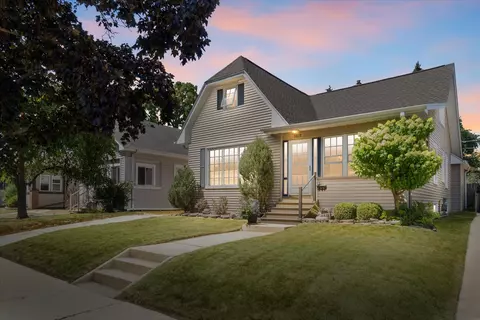 3018 Elm, Racine, WI 53405