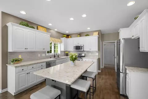 943 E Imperial, Hartland, WI 53029