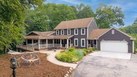 8406 Whitewood, Farmington, WI 53040