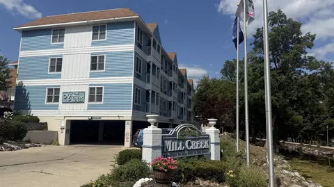 123 Center #201, Lake Geneva, WI 53147