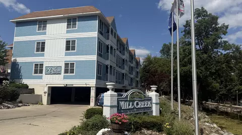 123 Center #201, Lake Geneva, WI 53147