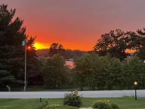 w5247 Plantation Road, Sugar Creek, WI 53121