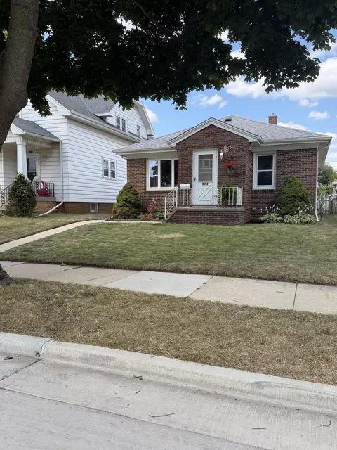 1508 W Lawn, Racine, WI 53405