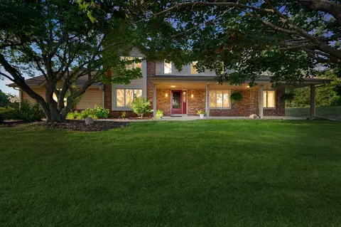 s67w23715 Fernwood, Waukesha, WI 53189