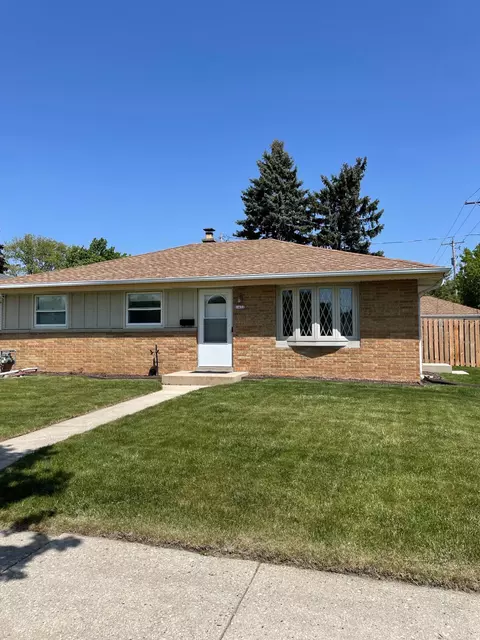 1422 W Van Norman, Milwaukee, WI 53221
