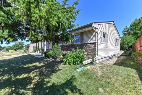 1220 Lakeview, South Milwaukee, WI 53172