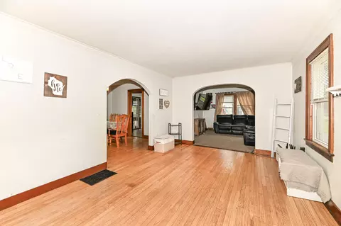 Living - 1610 Manchester, Beloit, WI 53511 photo 2 of 3