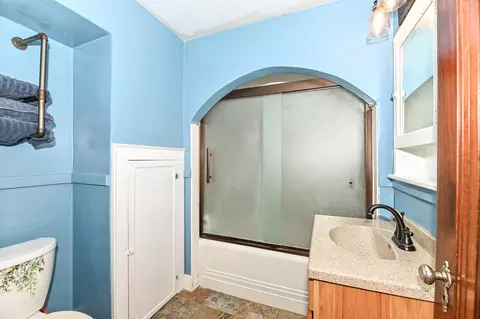 Bath - 1610 Manchester, Beloit, WI 53511 photo 2 of 2