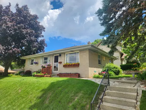 2709 13th, South Milwaukee, WI 53172