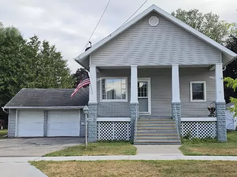 2525 Taylor, Marinette, WI 54143