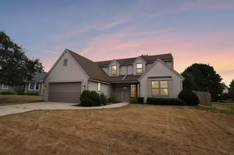 1909 Cliff-alex, Waukesha, WI 53189