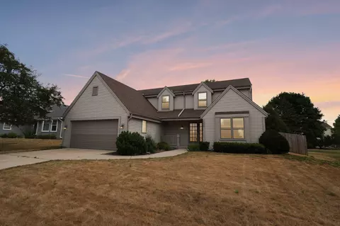 1909 Cliff-alex, Waukesha, WI 53189