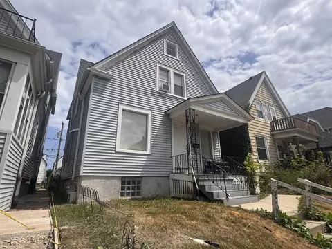 2944 N Pierce, Milwaukee, WI 53212