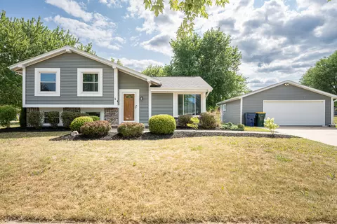 7601 S S Mnr, Oak Creek, WI 53154